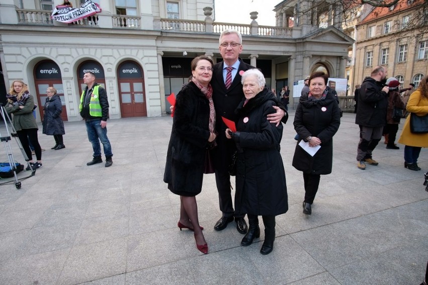 Czarna środa w Poznaniu. Kobiety znów wyszły na ulice