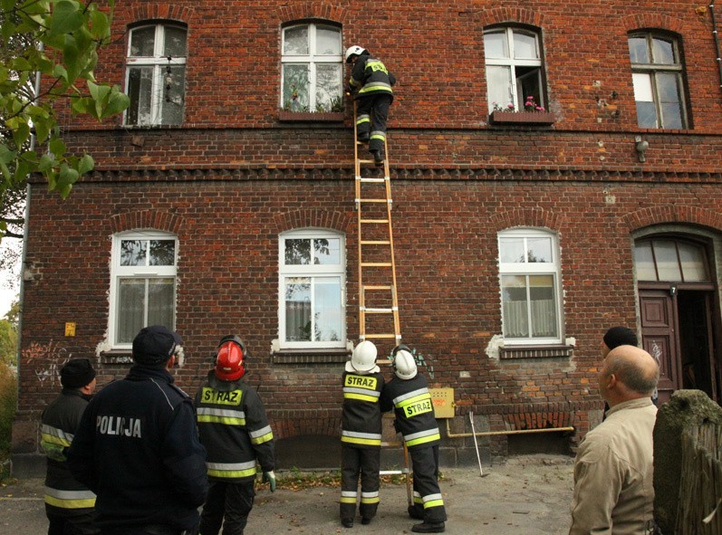 Pan Grzegorz wezwał strażaków żeby sprawdzili co dzieje się...