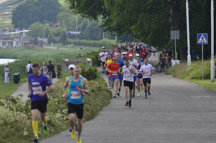 Sztafeta Maratońska XLPL Ekiden w Poznaniu, czyli biegali na...