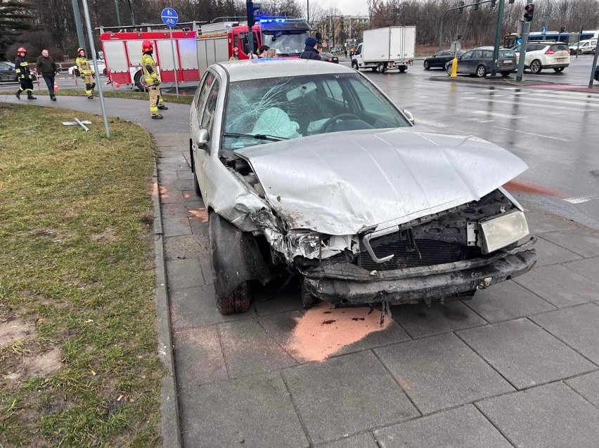 Wypadek na skrzyżowaniu DK79 i ul. Wiślickiej