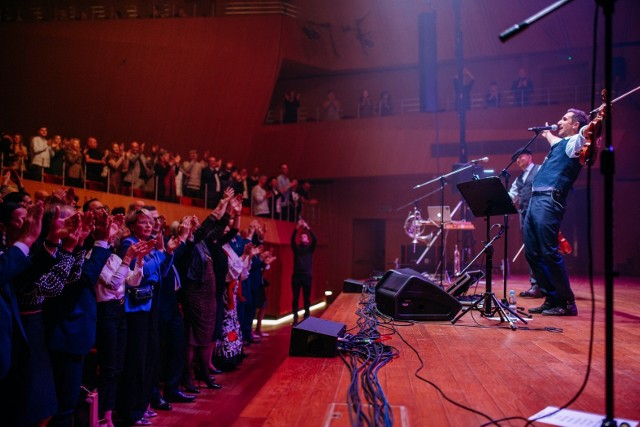 Zakopower zagrał w sobotę w Filharmonii Koszalińskiej. To był koncert charytatywny zorganizowany przez Fundację Zdążyć z Miłością.