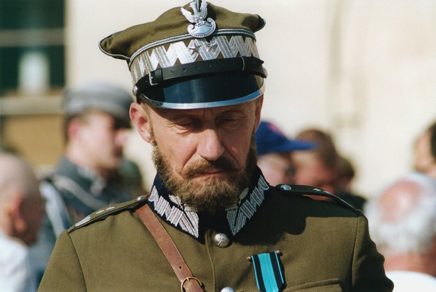 Marek Walczewski w 2000 roku na planie serialu "Piłsudski"