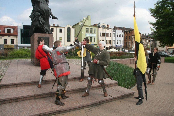 W orszaku przez Stare Miasto