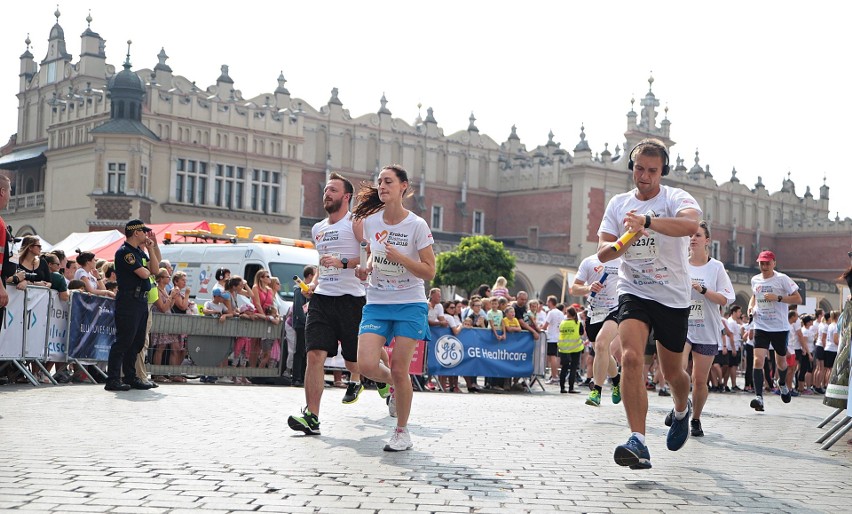 Kraków. 6 tysięcy osób pobiegło w charytatywnym biegu Kraków Business Run [ZDJĘCIA]