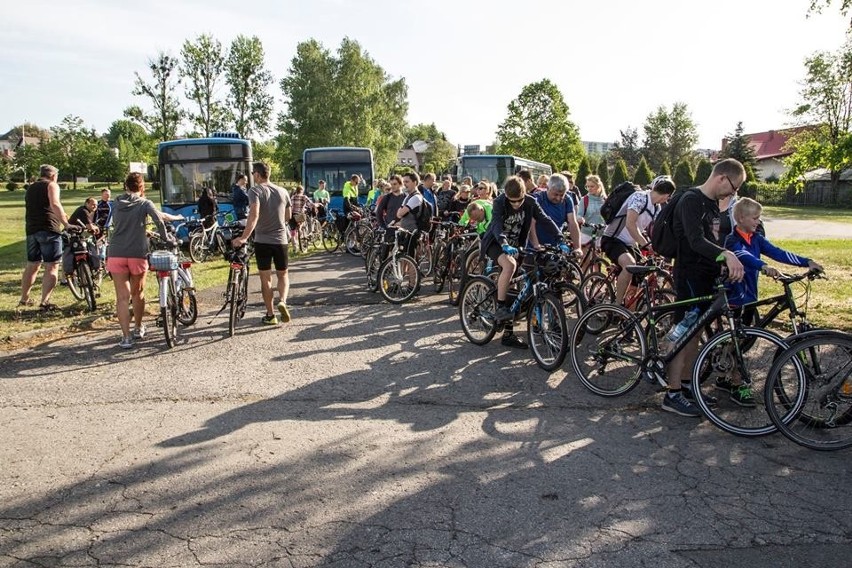 Trzebinia. Pogoda sprzyjała jeździe na rowerze. Tłumy cyklistów na rodzinnym rajdzie [ZDJĘCIA]