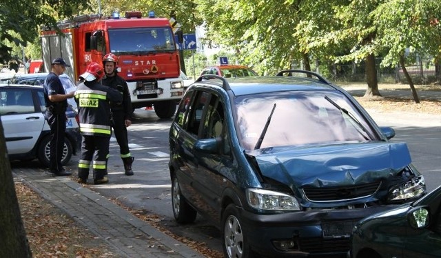 Na miejscu wypadku w Tarnobrzegu pracowali strażacy i policjanci. Zadaniem tych drugich będzie dokładne ustalenie okoliczności zdarzenia.