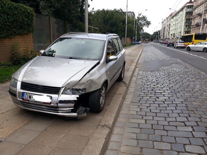 Na szczęście nikt nie odniósł obrażeń, ale uszkodzony...