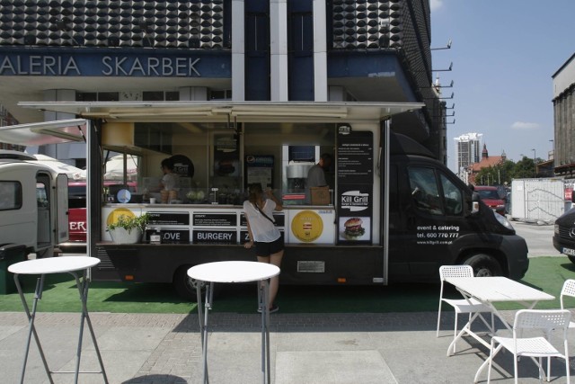 Food trucki na rynku w Katowicach