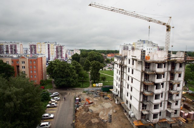 Zobacz na kolejnych slajdach w galerii, jakie są średnie ceny mieszkań we Wrocławiu i gdzie się znajdują. Na następne zdjęcie przejdziesz za pomocą gestów na smartfonie, strzałek lub myszki