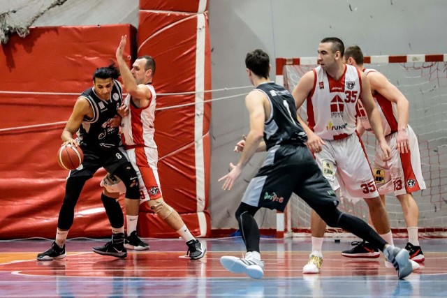 Koszykarze Tura Basket Bielsk Podlaski zagrają w środę drugi mecz z ŁKS Coolpack Łódź