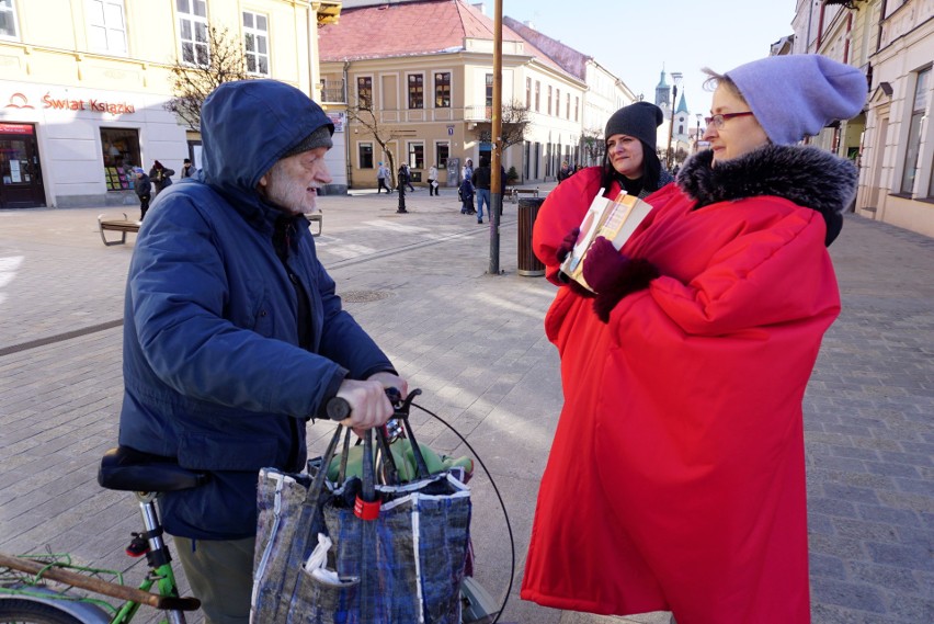 Lublin. Zakochajmy się w czytaniu! Walentynki z Miejską Biblioteką Publiczną. Zobacz zdjęcia [PROGRAM]