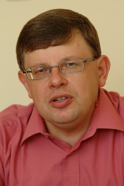 Jarosław Macała jest profesorem w Instytucie Politologii Uniwersytetu Zielonogórskiego 