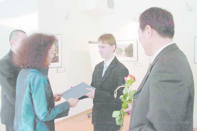 Krzysztof Jastrzębski, zwycięzca konkursu, podczas rozdania nagród w Instytucie Konfucjusza.