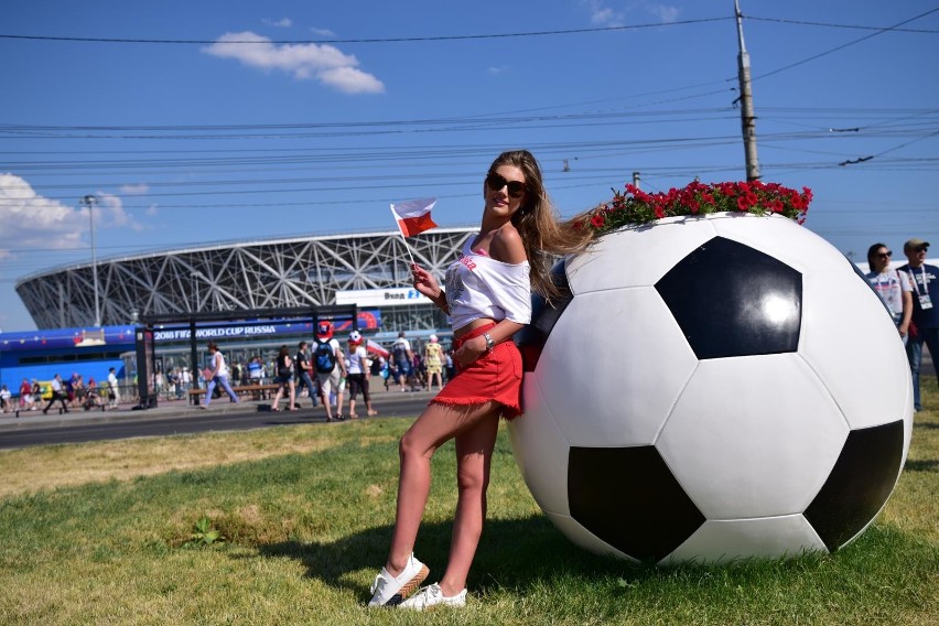 Modelka Aga Boryń wspiera Polaków w ostatnim meczu na...