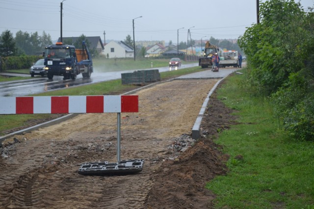 Ale ekipa ZGKiM w ostatnich dniach nie schodziła z budowy ścieżki...