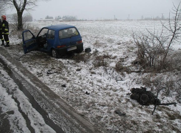 Cinquecento zderzylo sie czolowo z pekaesem....