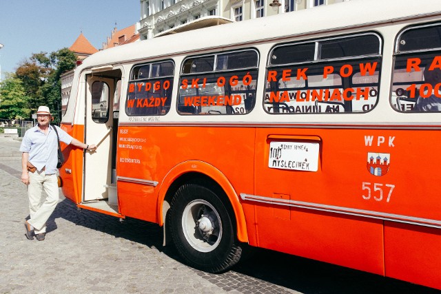 Piękny czerwony autobus (jelcz 272 mex) co niedzielę, jak w latach 70. przemknie ulicami Bydgoszczy