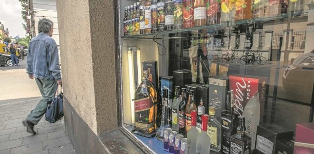 W centrum może być 210 sklepów z alkoholem (jest ponad 190). Radni ze Starego Miasta chcą, by było ich maksymalnie 100