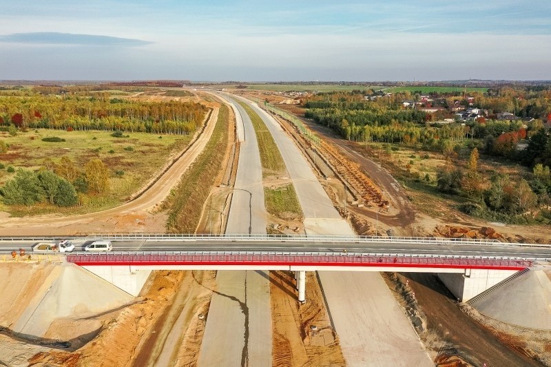 Zdjęcia z budowy A1 pod Częstochową i S1 pomiędzy...