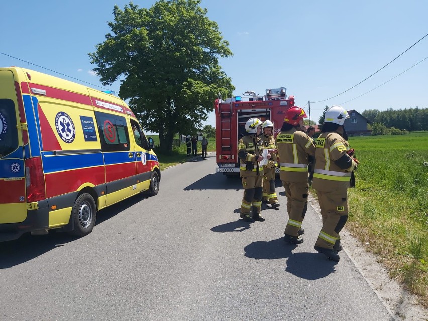 Służby pracują przy wypadku w Sieciechowicacch
