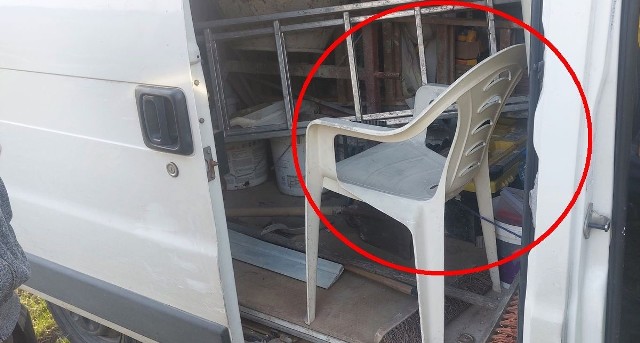 Tak wyglądał fotel pasażera w busie, za którego kierownicą jechał pijany kierowca.