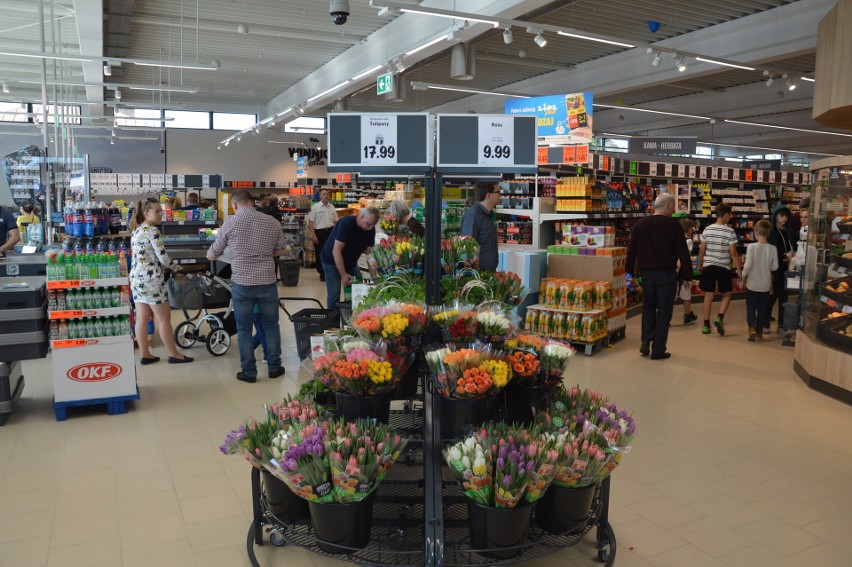 Tarnów. Otwarcie Lidla. Tarnowianie szturmują po pracy nowy market. ZDJĘCIA