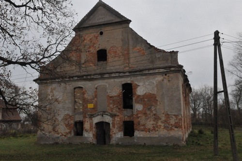Kościoly podają w ruine 
Sucha Dolna