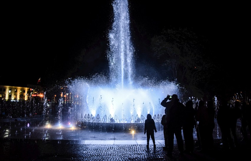 Fontanna na plac Litewskim - inauguracyjny pokaz