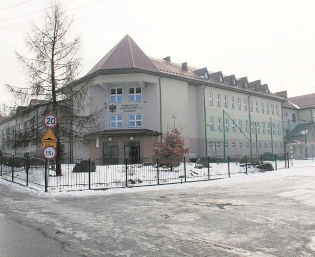 Dziś gimnazjum w Lubniu, a po wakacjach część szkoły podstawowej