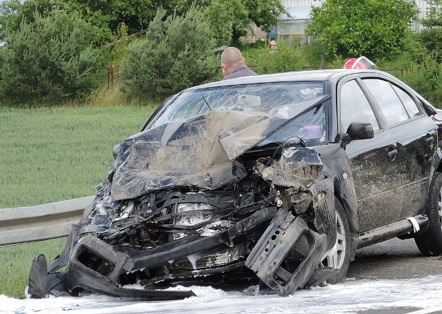 Czołowe zderzenie w Przęsinie na drodze krajowej nr 20