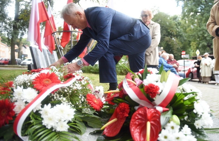 Choć Dzień Sybiraka obchodzony jest 17 września, to w...