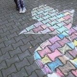 Poznań: Namalowała z córką kolorowe serce na chodniku. Tak zaczęła się rodzinna akcja na os. Hetmańskim [ZDJĘCIA]