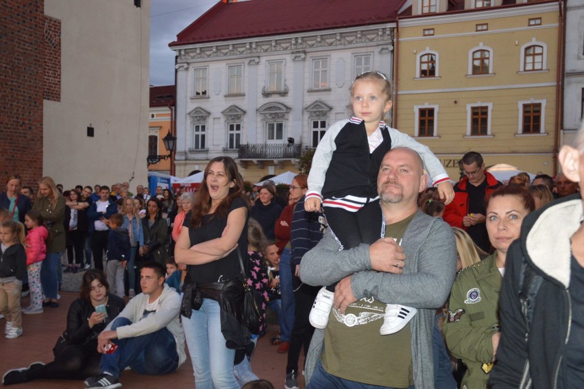 Tarnów. Koncert VIVA SANTANA – feat. Leszek Cichoński oraz Kasia Kowalska (ZDJĘCIA)