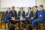 Debata wyborcza w Podlaskim Klubie Biznesu. Wojciech Strzałkowski pyta polityków o region i gospodarkę. Obejrzyj wideo