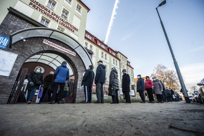 Ruszyły zapisy na szczepienia przeciw koronawirusowi...