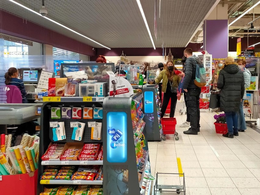 W niedzielę 6 grudnia sklepy zostaną otwarte? Będzie protest przed Sejmem