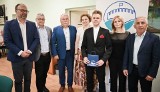 Laureaci i finaliści konkursów przedmiotowych na sesji Rady Miasta i Gminy w Kazimierzy Wielkiej. Uczniowie, z których gmina może być dumna