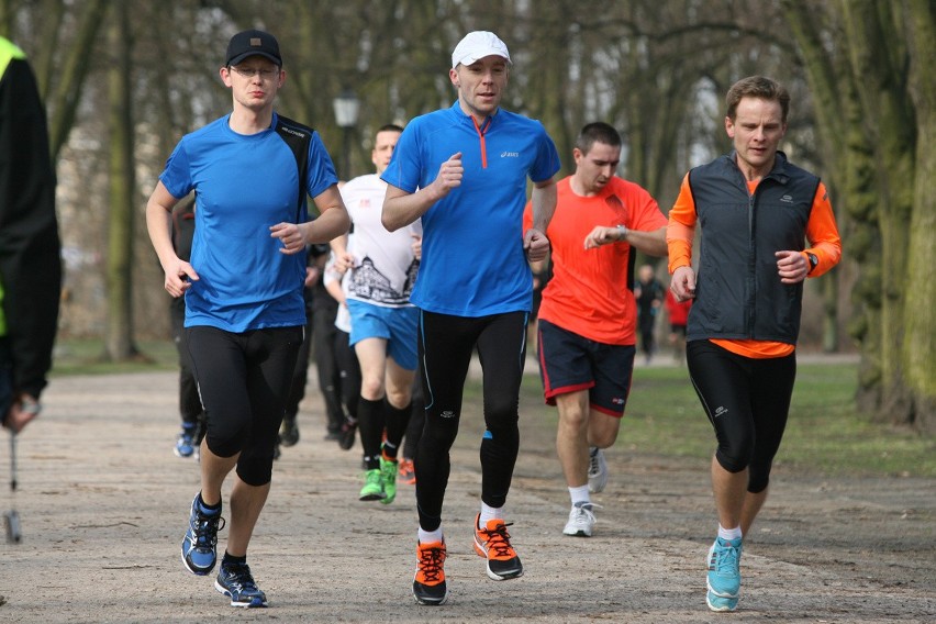 Pierwszy wiosenny Parkrun w parku Poniatowskiego - 22 marca 2014 [ZDJĘCIA+FILM]