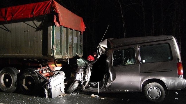 Wypadek na trasie nr 6 między miejscowościami Lisowo i Wyszogóra (za miejscowością Płoty).