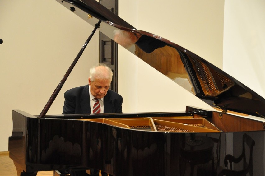 Światowej sławy pianista koncertował w szydłowieckim Zamku