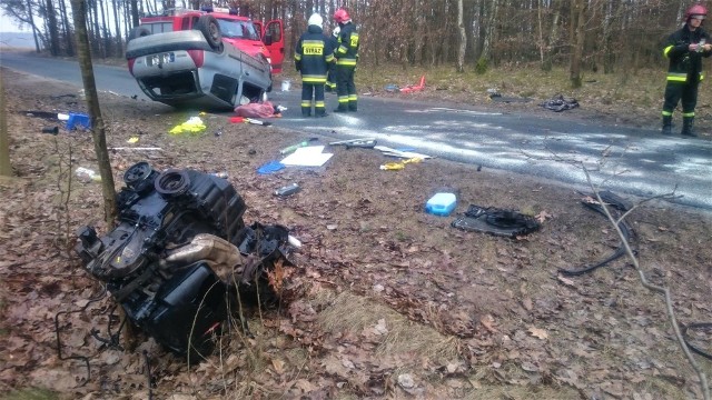 W poniedziałek 5 marca na drodze z Pyszczyna do Nekli doszło do bardzo poważnie wyglądającego wypadku.Strażacy po przyjechaniu na miejsce zdarzenia zastali makabryczny widok.W wyniku niedostosowania prędkości, kierujący Renault Clio na łuku drogi wpadł w poślizg i uderzył w drzewo a następnie jego pojazd dachował. Siła uderzenia była tak duża, że silnik samochodu został wyrwany z ramy. Nieprzytomnego kierującego zabrano do szpitala. Droga w tym miejscu była całkowicie zablokowana przez około 2 godziny.Prognoza pogody: