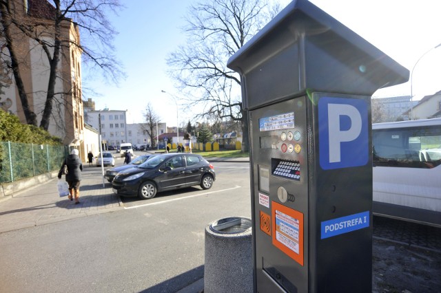 22.11.2016. rzeszow . strefa platnego parkowania parkometr poarkingfot bartosz frydrych