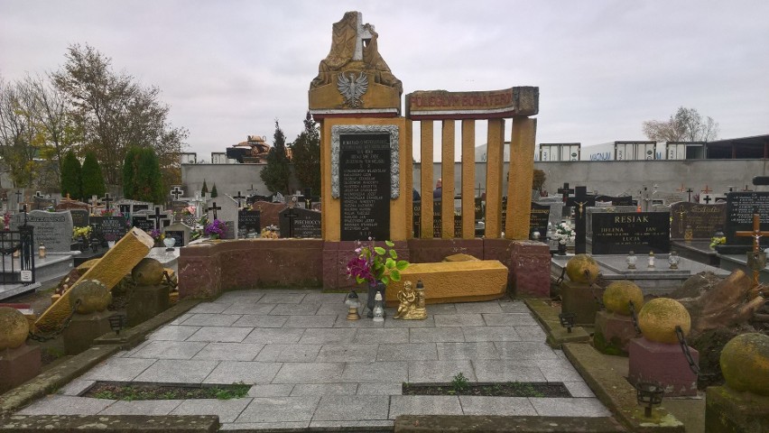 Pomnik powstańców wielkopolskich na cmentarzu w Żninie