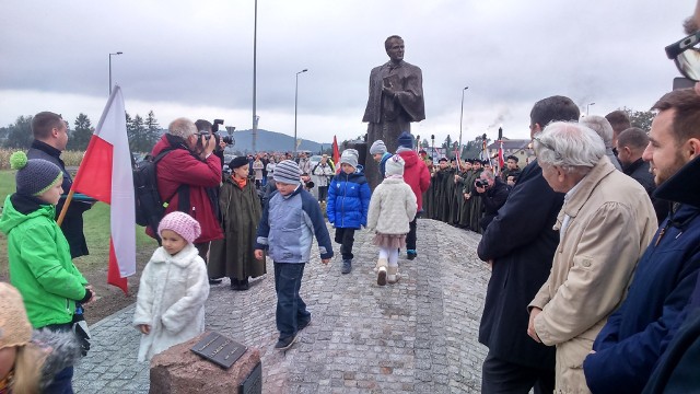 Dokładnie cztery lata temu przy drodze między Gdowem a Niegowicią stanął pomnik wikarego Wojtyły