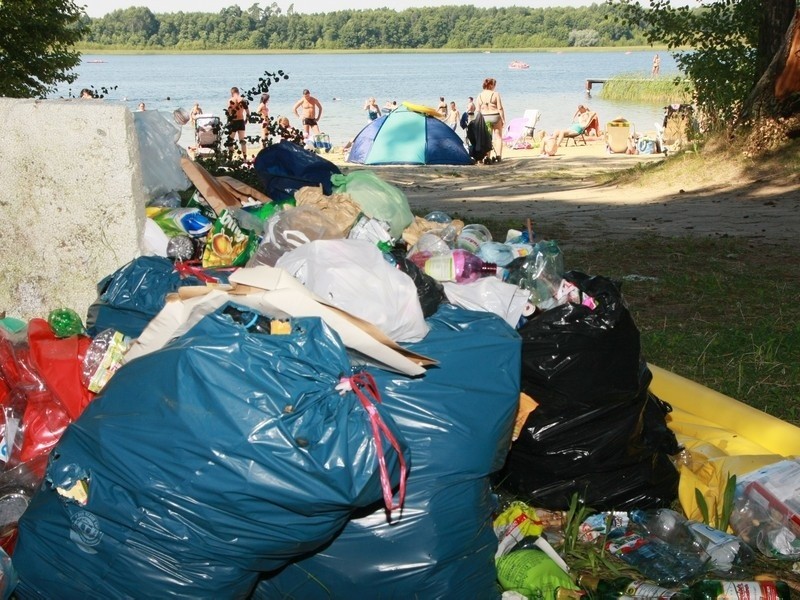 Sterta śmieci nie przeszkadza administratorowi, ani osobom...