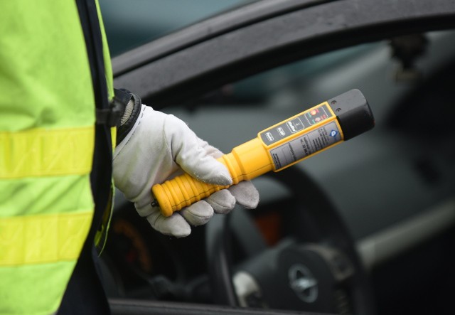 Policjanci praktycznie codziennie zatrzymują pijanych kierowców