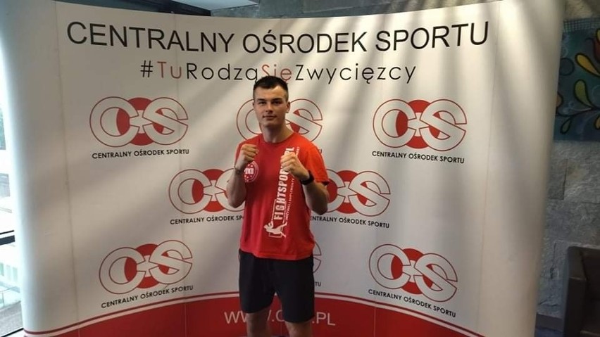Piotr Glegoła z Radomia, wyjechał na mistrzostwa Europy w kick boxingu (ZDJĘCIA)