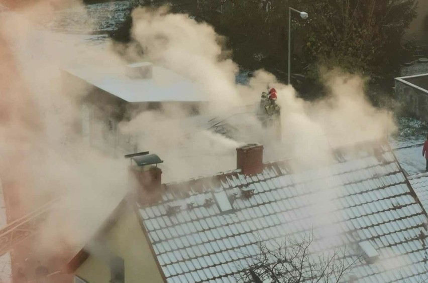 Pożar poddasza kamienicy na ulicy Tylnej w Zielonej Górze.