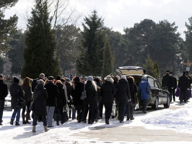 Dziewczynka została pochowana w piątek na cmentarzu komunalnym przy ul. Wiślanej w Bydgoszczy