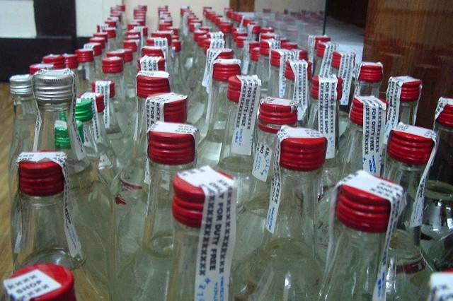W Cybince argumentem "politycznym" były flaszki z alkoholem